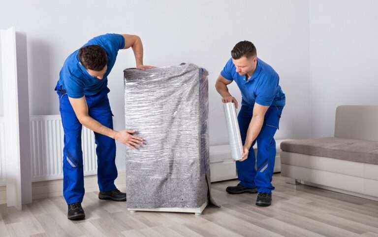 Packing your belongs and furniture. - Tuggerah Removals
